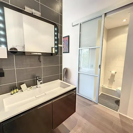 Jej2 - 2 Bedrooms Luxe Center Lägenhet